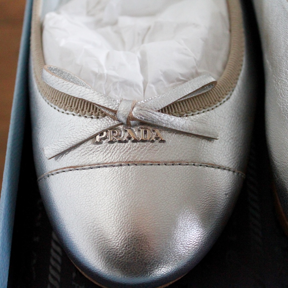 Prada NIB, silver ballet flats with bow